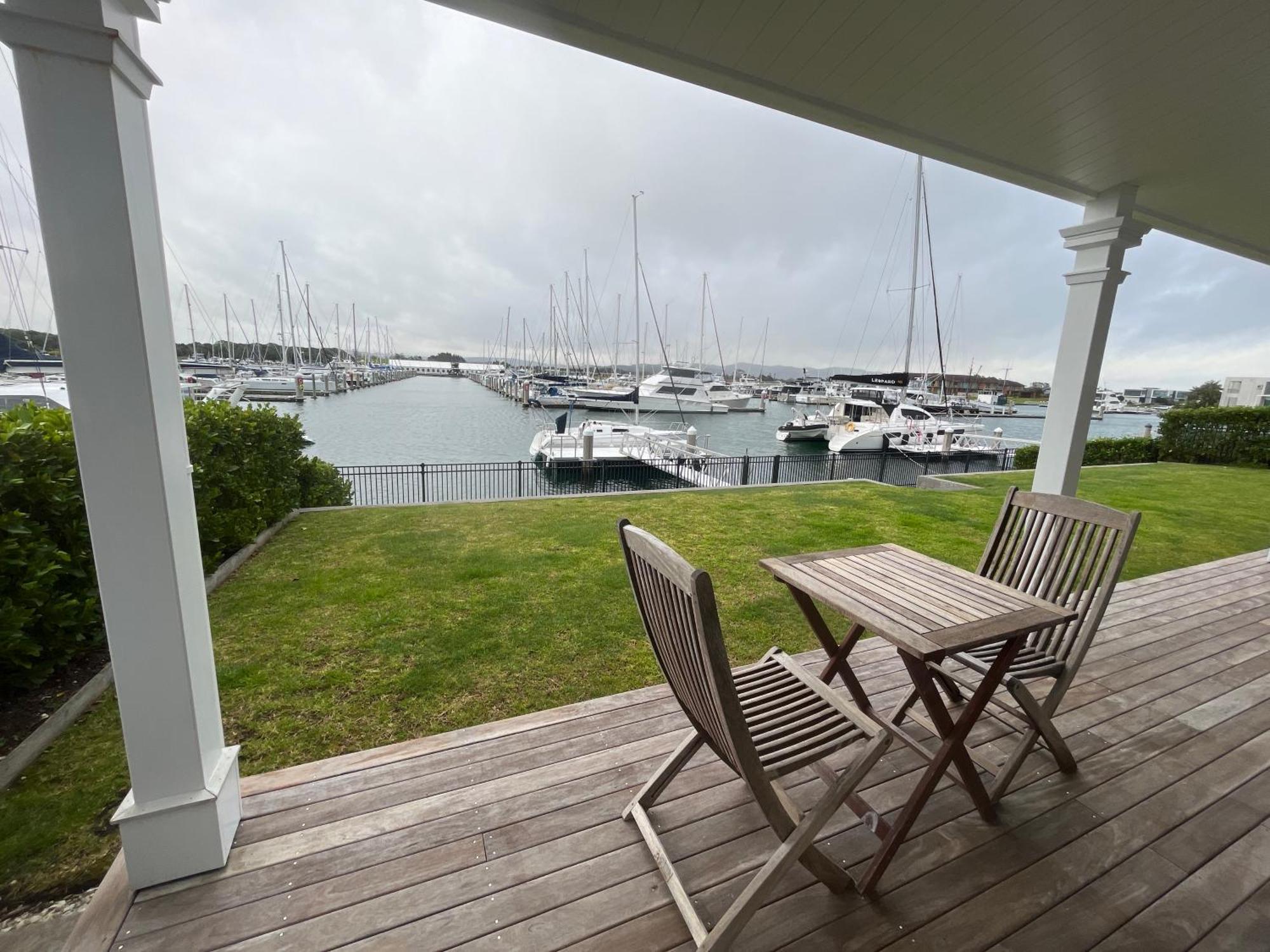 The Boathouse Apartment One Tree Point Exterior photo
